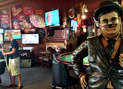 Myrtle Beach Restaurants: All Out Fun at Oscar’s